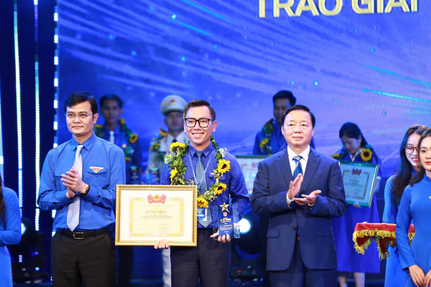 Anh Trần Thái Ngọc Huy nhận giải thưởng Lý Tự Trọng năm 2024.