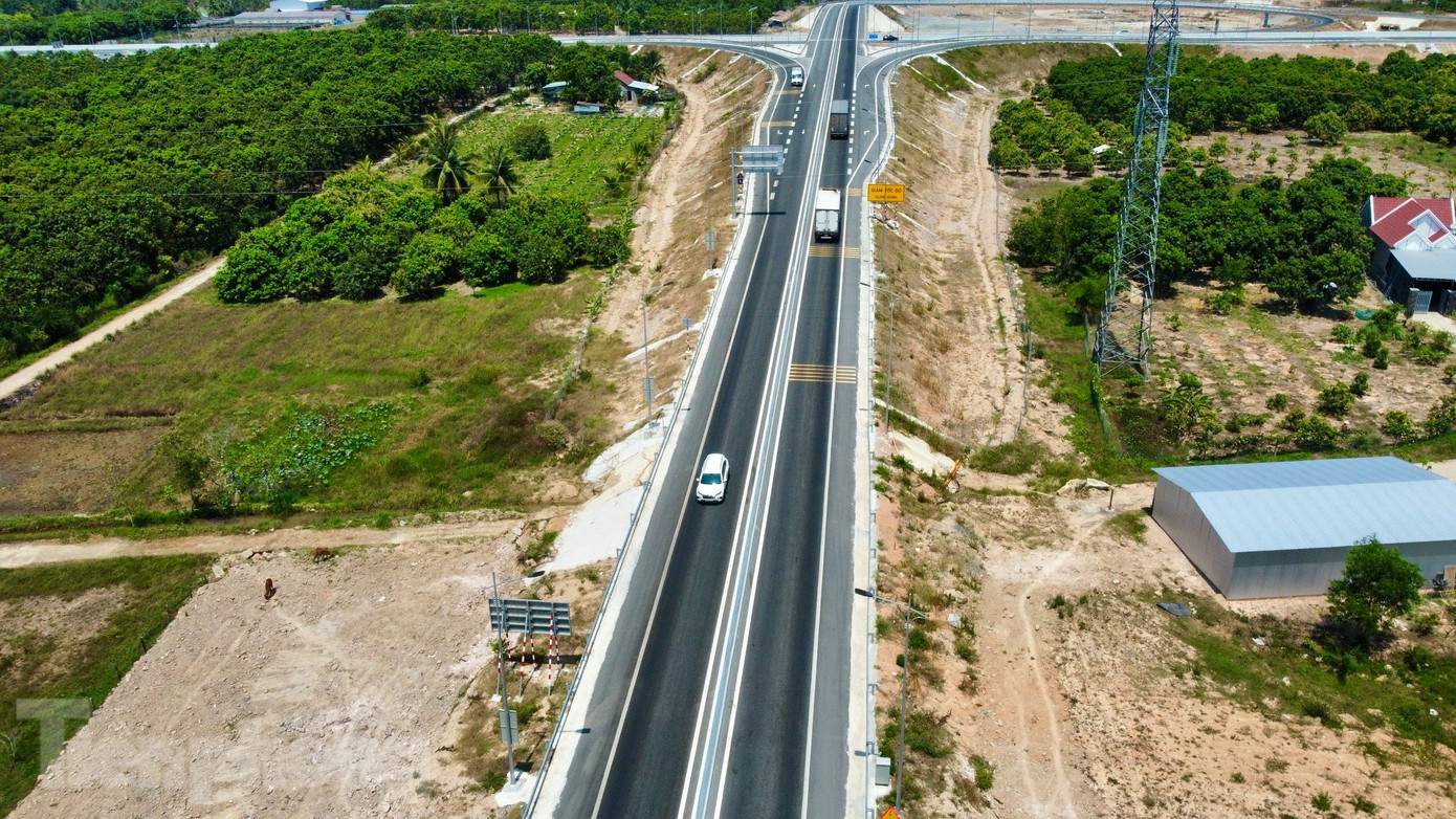 Ngành du lịch và các doanh nghiệp trên địa bàn tỉnh Khánh Hòa đã chuẩn bị tốt cơ sở vật chất và nhân lực, đa dạng các sản phẩm du lịch đặc sắc để sẵn sàng đón du khách đến vui chơi, nghỉ dưỡng trong dịp lễ 30/4-1/5.