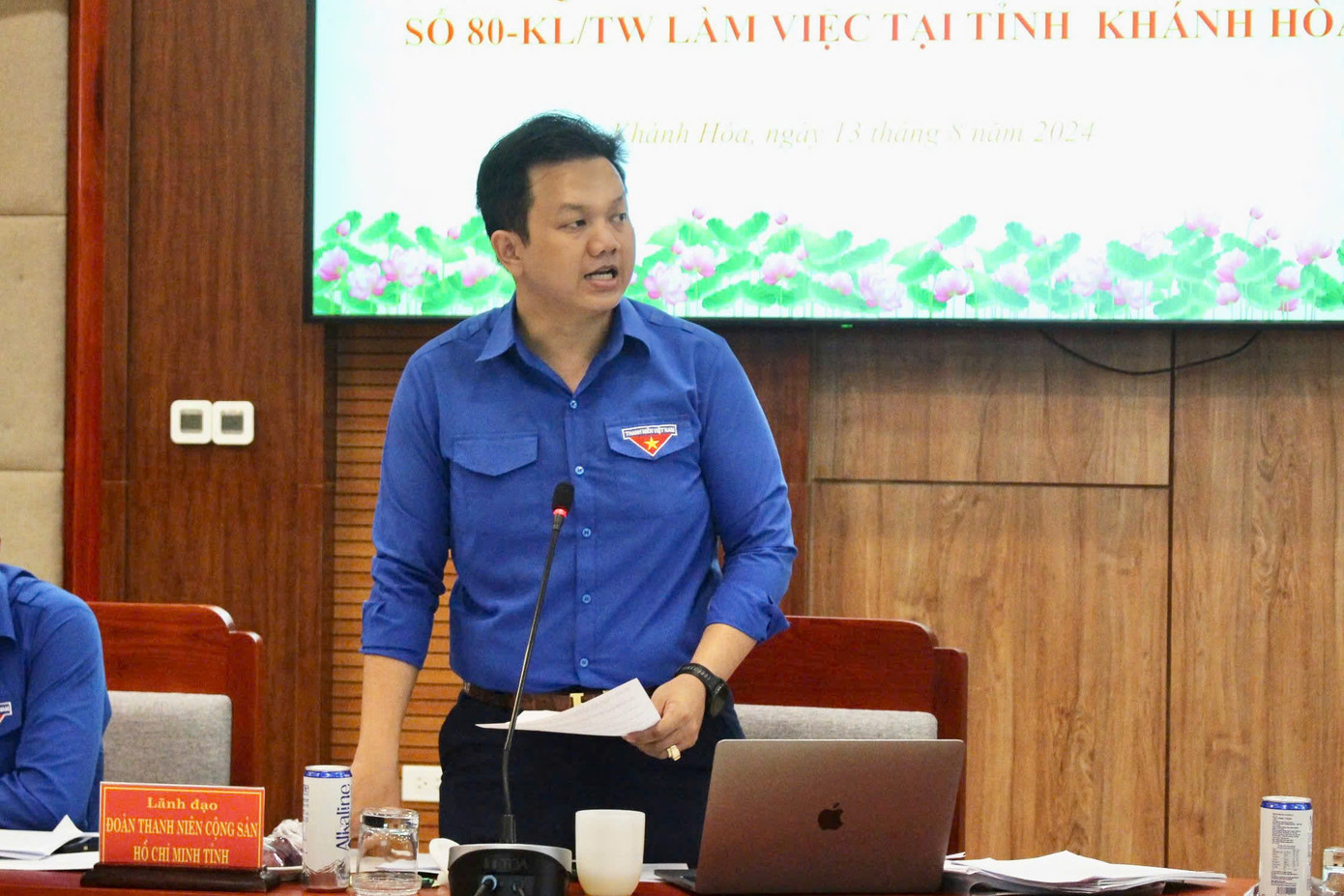 Lãnh đạo Tỉnh Đoàn Khánh Hòa trao đổi về những kết quả đạt được và những khó khăn, vướng mắc trong công tác Đoàn thời gian qua. Lãnh đạo Tỉnh Đoàn Khánh Hòa trao đổi về những kết quả đạt được và những khó khăn, vướng mắc trong công tác Đoàn thời gian qua.