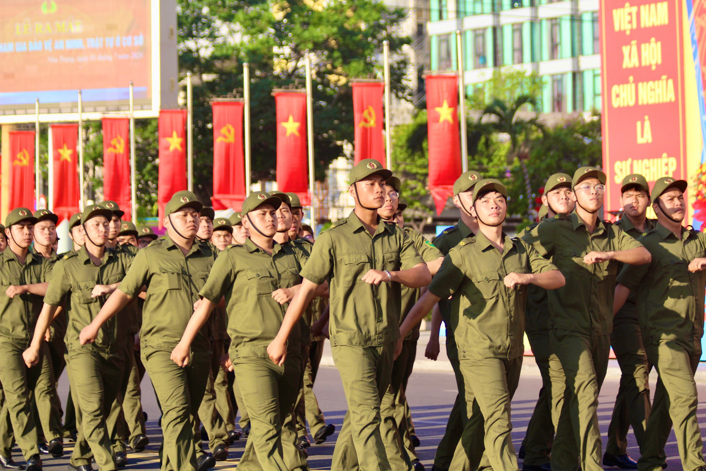 Lực lượng bảo vệ ANTT ở cơ sở được thành lập trên cơ sở kiện toàn 3 lực lượng có sẵn, gồm: Công an xã bán chuyên trách, bảo vệ dân phố và dân phòng.