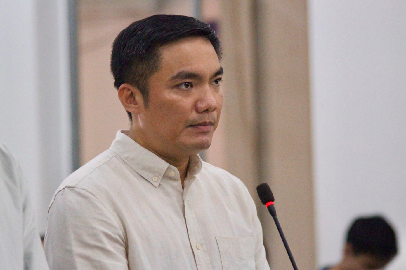 Bị cáo Lường Tiến Quân (Cựu Phó phòng 4, thuộc Cục CSHS Bộ Công an khu vực phía Nam, phụ trách địa bàn tỉnh Khánh Hòa về lĩnh vực phòng chống tệ nạn xã hội) tại phiên tòa. Bị cáo Lường Tiến Quân (Cựu Phó phòng 4, thuộc Cục CSHS Bộ Công an khu vực phía Nam, phụ trách địa bàn tỉnh Khánh Hòa về lĩnh vực phòng chống tệ nạn xã hội) tại phiên tòa.