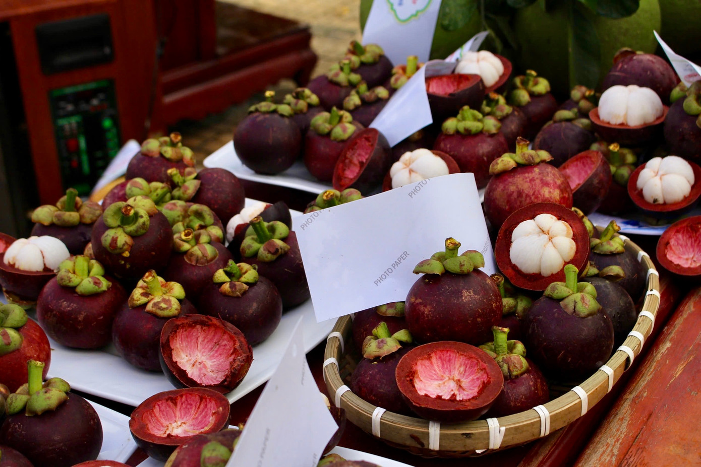 Măng cụt Khánh Sơn mang hương vị ngọt ngào, thanh nhẹ đặc trưng và cũng là loại trái cây hút khách mạnh mẽ.