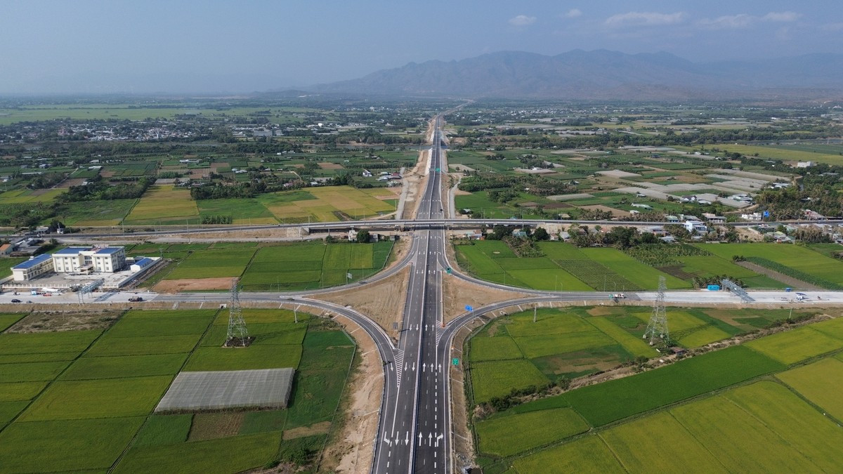 Cao tốc Cam Lâm - Vĩnh Hảo. Ảnh: Duy Quang