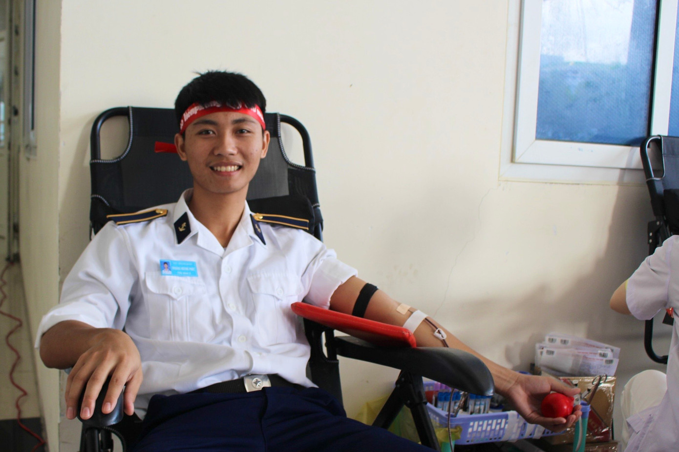 Hiến máu cứu người, nụ cười hạnh phúc. Hiến máu cứu người, nụ cười hạnh phúc.