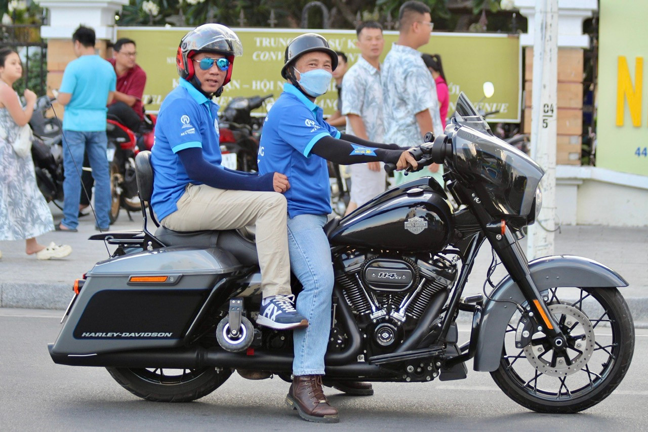 Anh Nguyễn Lý Thiên Quân (ở TP Nha Trang) chia sẻ: “Tôi rất vui khi được góp sức vào một sự kiện du lịch lớn tại địa phương”.