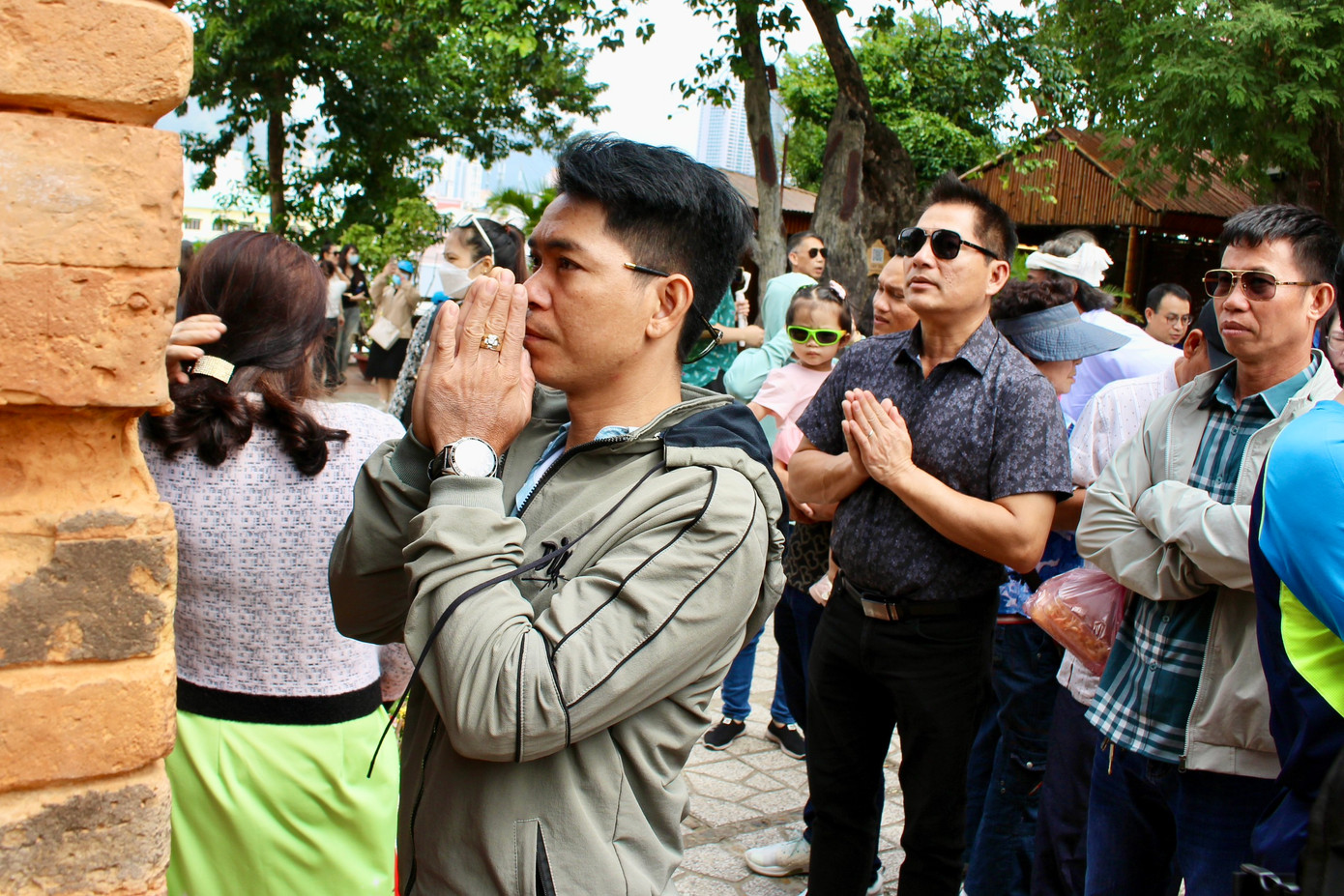 Vào dịp Tết Nguyên đán, nhiều người dân đến Tháp Bà Ponagar để cầu xin một năm mới thuận buồm xuôi gió. Nơi đây gắn liền với truyền thuyết về Nữ thần Thiên Y Ana - người mẹ xứ sở đã có công dạy người dân cách làm ăn như trồng lúa, dệt vải, chăn nuôi, sinh sống. Đây cũng là lý do mà công trình này hết sức quan trọng đối với hoạt động tín ngưỡng của bà con nơi đây.