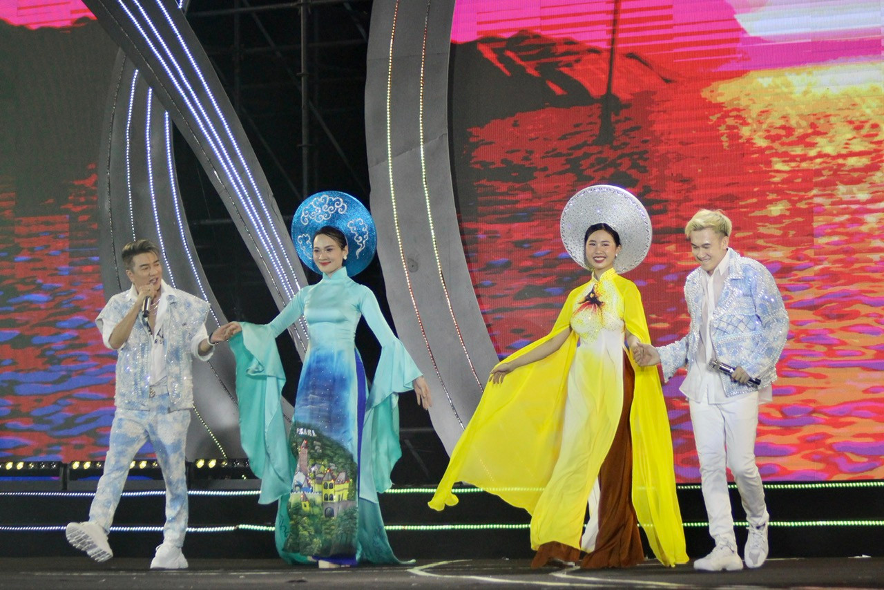 Những tiết mục nghệ thuật giúp khán giả hiểu hơn về nét đẹp, văn hóa và con người của vùng đất Nha Trang - Khánh Hoà.