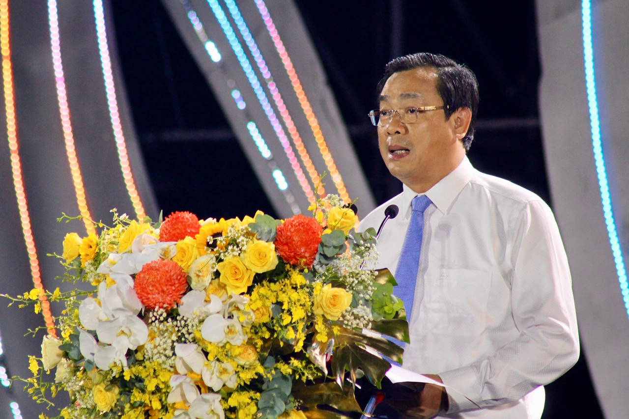 Phát biểu tại buổi lễ, ông Nguyễn Trùng Khánh - Cục trưởng Cục Du lịch quốc gia Việt Nam - chia sẻ: Liên hoan du lịch biển Nha Trang đã trở thành điểm hẹn, góp phần tôn vinh, quảng bá sâu rộng nét đẹp, tiềm năng, thế mạnh của “xứ Trầm - Biển - Yến”, thu hút khách du lịch và nhà đầu tư trong nước và quốc tế, đóng góp thiết thực vào phát triển kinh tế, xã hội của địa phương.