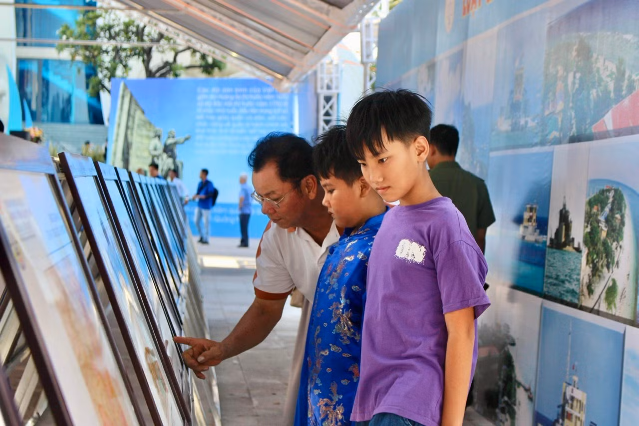 Chương trình nhằm lan tỏa hình ảnh tươi đẹp của biển, đảo quê hương. Những hình ảnh về hoạt động gìn giữ, bảo vệ chủ quyền biển, đảo của cán bộ, chiến sĩ trên các điểm đảo và những bằng chứng lịch sử khẳng định chủ quyền về quần đảo Hoàng Sa và Trường Sa của Việt Nam.