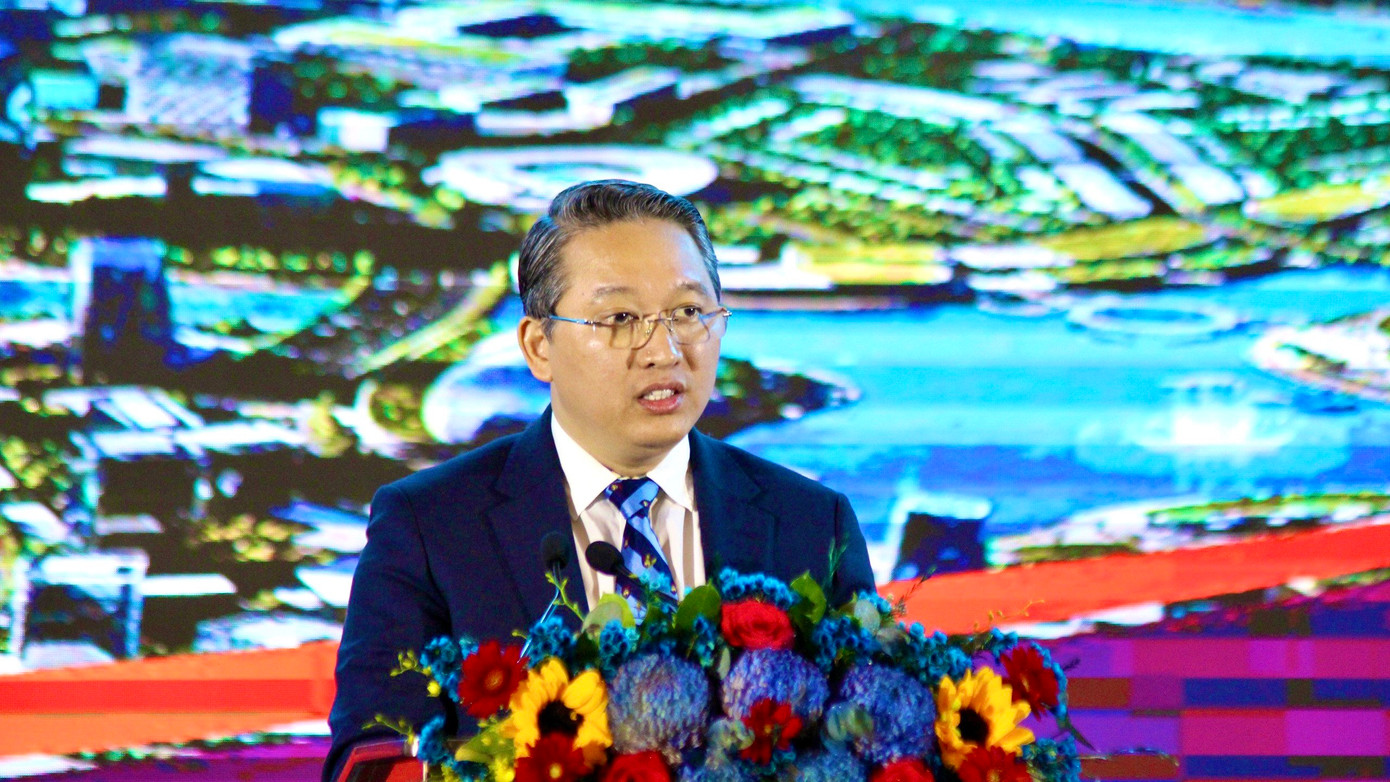 Ông Nguyễn Hải Ninh - Bí thư Tỉnh ủy Khánh Hòa cảm ơn và kêu gọi sự chung tay của lãnh đạo Trung ương, Bộ, ngành, doanh nghiệp và người dân. (Ảnh: KN). Ông Nguyễn Hải Ninh - Bí thư Tỉnh ủy Khánh Hòa cảm ơn và kêu gọi sự chung tay của lãnh đạo Trung ương, Bộ, ngành, doanh nghiệp và người dân. (Ảnh: KN).