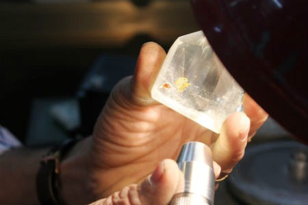 Mỗi viên đá sinh ra đều phải có duyên với người chơi. Đá sẽ đích thân đi tìm chủ nhân của riêng mình