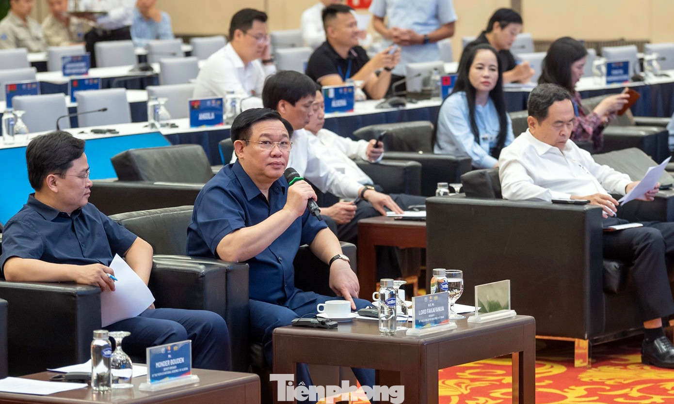 Chủ tịch Quốc hội Vương Đình Huệ phát biểu chỉ đạo. (Ảnh: Nhật Minh) Chủ tịch Quốc hội Vương Đình Huệ phát biểu chỉ đạo. (Ảnh: Nhật Minh)