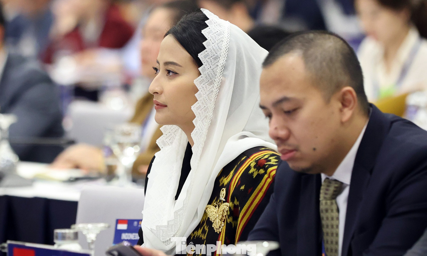 Các đại biểu tham dự phiên thảo luận.