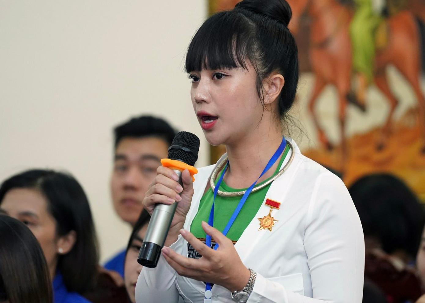 Các đại biểu phát biểu ý kiến tại chương trình. Các đại biểu phát biểu ý kiến tại chương trình.