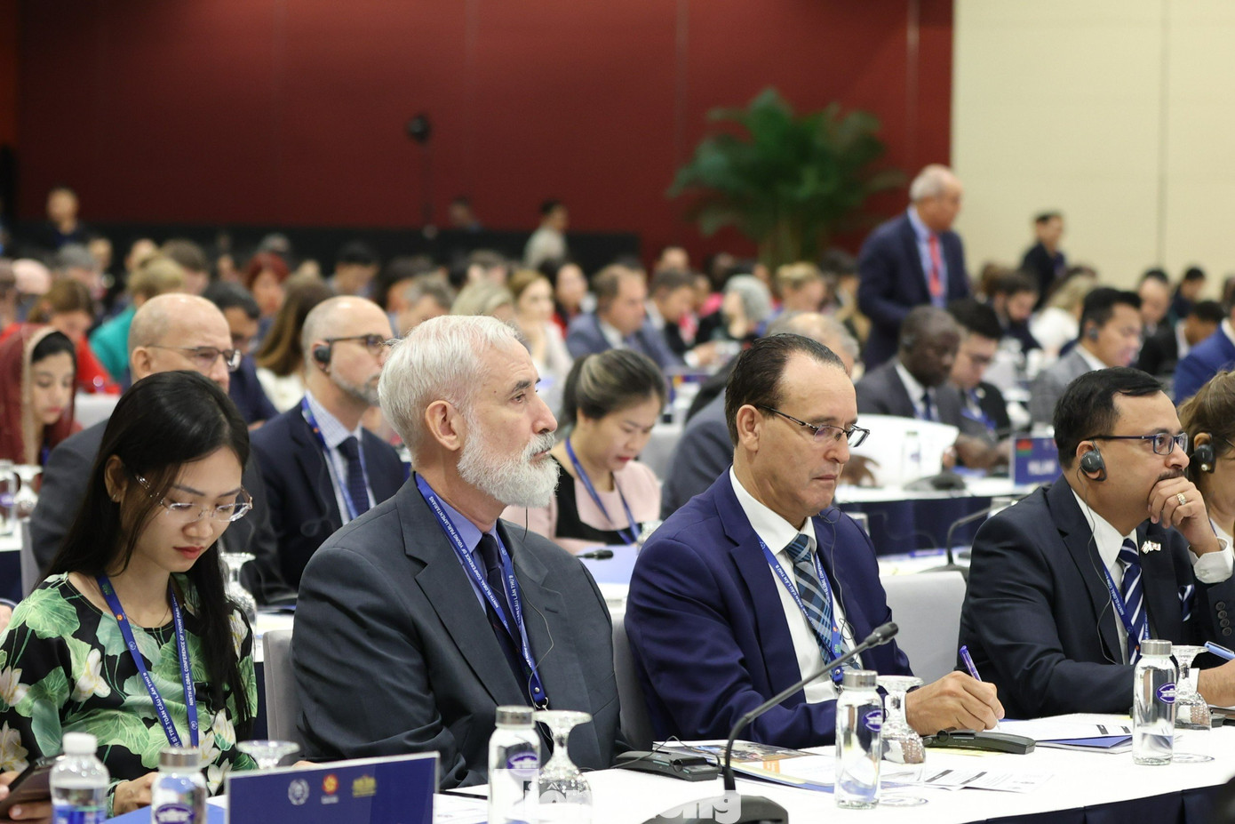 Các đại biểu quốc tế tham dự Hội nghị