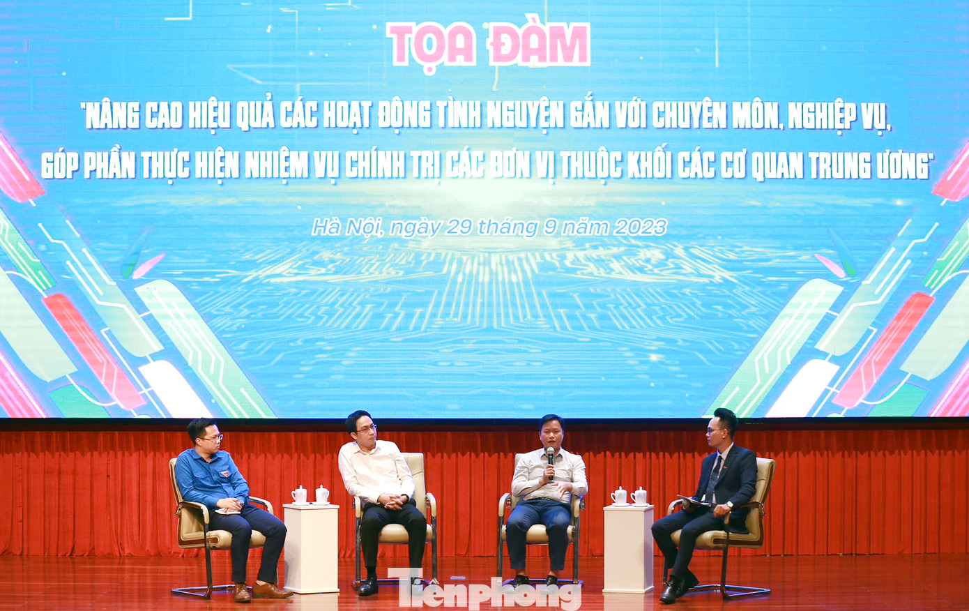 Nhiều ý kiến đã được chia sẻ tại tọa đàm. Ảnh: Vương Bảo Anh