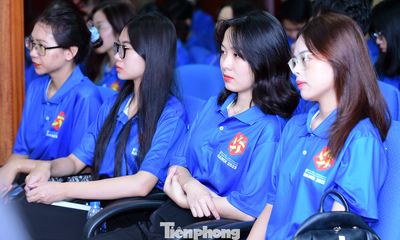 Các tình nguyện viên, liên lạc viên phục vụ Hội nghị Nghị sĩ trẻ toàn cầu lần thứ 9 tại chương trình ra quân. Ảnh: Xuân Tùng Các tình nguyện viên, liên lạc viên phục vụ Hội nghị Nghị sĩ trẻ toàn cầu lần thứ 9 tại chương trình ra quân. Ảnh: Xuân Tùng