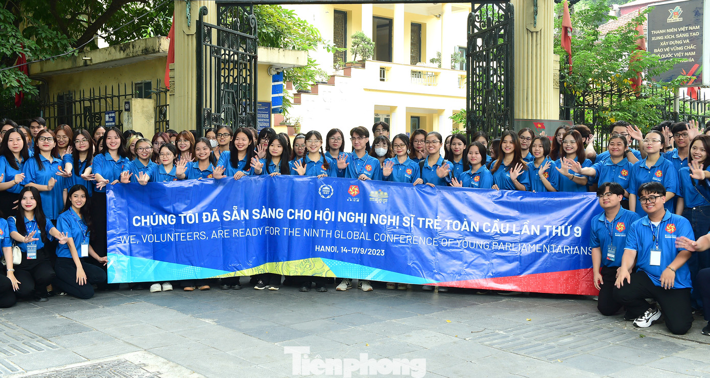 200 tình nguyện viên, liên lạc viên sẵn sàng phục vụ tại Hội nghị Nghị sĩ trẻ toàn cầu lần thứ 9. Ảnh: Xuân Tùng 200 tình nguyện viên, liên lạc viên sẵn sàng phục vụ tại Hội nghị Nghị sĩ trẻ toàn cầu lần thứ 9. Ảnh: Xuân Tùng
