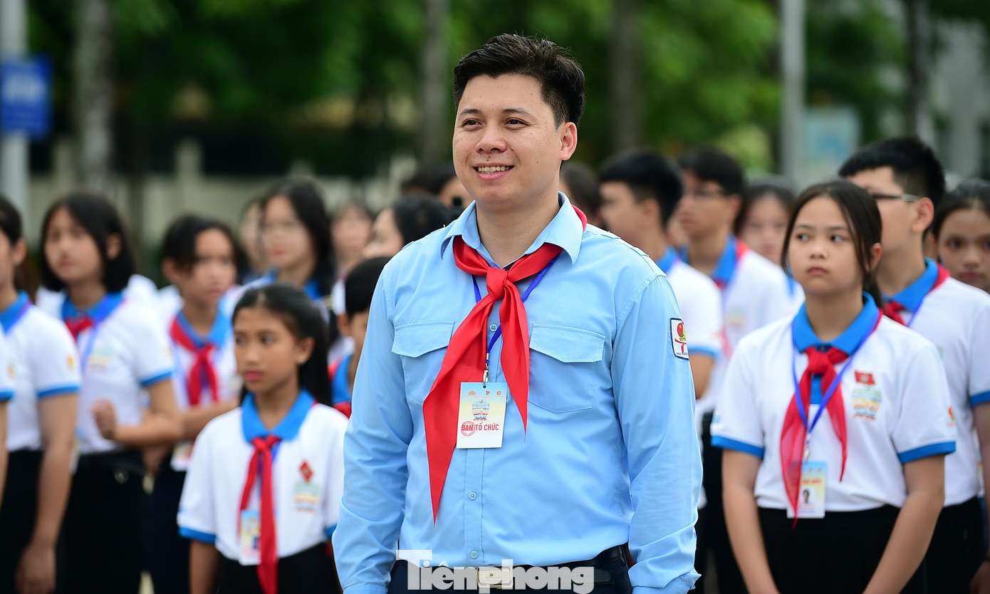 Trong khuôn khổ chương trình Phiên họp giả định "Quốc hội trẻ em" lần thứ I năm 2023, ngày 9/9, diễn ra nhiều hoạt động ý nghĩa. Dự chương trình có chị Nguyễn Phạm Duy Trang - Bí thư T.Ư Đoàn, Chủ tịch Hội đồng Đội Trung ương, Trưởng Ban Tổ chức Phiên họp giả định "Quốc hội trẻ em" lần thứ I năm 2023; anh Lê Hải Long - Trưởng ban Công tác thiếu nhi T.Ư Đoàn, Phó Chủ tịch thường trực Hội đồng Đội T.Ư; anh Vũ Gia Dân - Phó Trưởng ban Công tác thiếu nhi T.Ư Đoàn. Ảnh: Xuân Tùng