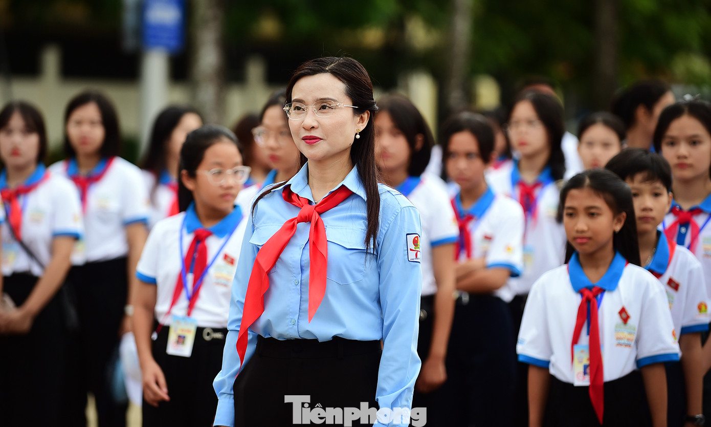 Trong khuôn khổ chương trình Phiên họp giả định "Quốc hội trẻ em" lần thứ I năm 2023, ngày 9/9, diễn ra nhiều hoạt động ý nghĩa. Dự chương trình có chị Nguyễn Phạm Duy Trang - Bí thư T.Ư Đoàn, Chủ tịch Hội đồng Đội Trung ương, Trưởng Ban Tổ chức Phiên họp giả định "Quốc hội trẻ em" lần thứ I năm 2023; anh Lê Hải Long - Trưởng ban Công tác thiếu nhi T.Ư Đoàn, Phó Chủ tịch thường trực Hội đồng Đội T.Ư; anh Vũ Gia Dân - Phó Trưởng ban Công tác thiếu nhi T.Ư Đoàn. Ảnh: Xuân Tùng