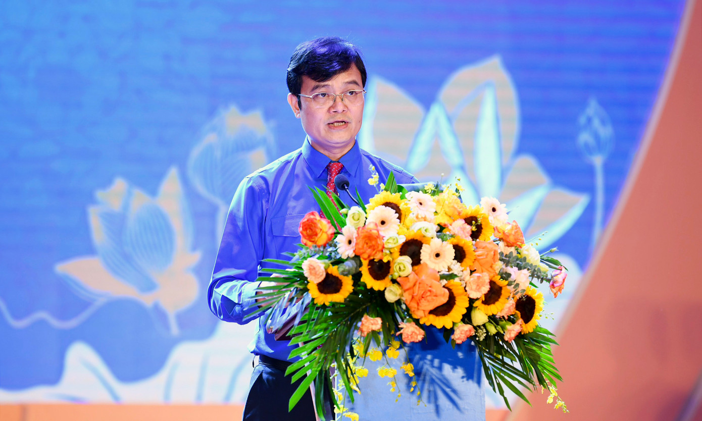 Phát biểu tại lễ tuyên dương, Bí thư thứ nhất T.Ư Đoàn Bùi Quang Huy cho biết, Đại hội Thanh niên tiên tiến làm theo lời Bác là diễn đàn lớn của tuổi trẻ cả nước, nhằm đánh giá những kết quả đạt được và thể hiện quyết tâm thực hiện Chỉ thị số 05 về “Đẩy mạnh học tập và làm theo tư tưởng, đạo đức, phong cách Hồ Chí Minh”; biểu dương, tôn vinh những thanh niên tiên tiến làm theo lời Bác có thành tích xuất sắc trong rèn luyện, học tập, công tác, lao động và sản xuất giai đoạn 2021- 2023.
