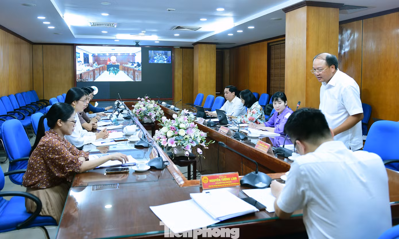 Buổi làm việc theo hình thức trực tuyến. Ảnh: Xuân Tùng Buổi làm việc theo hình thức trực tuyến. Ảnh: Xuân Tùng