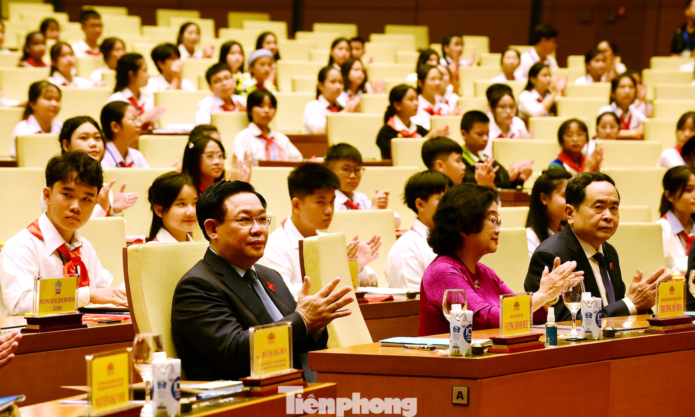 Chủ tịch Quốc hội Vương Đình Huệ tham dự chương trình. Ảnh: Xuân Tùng