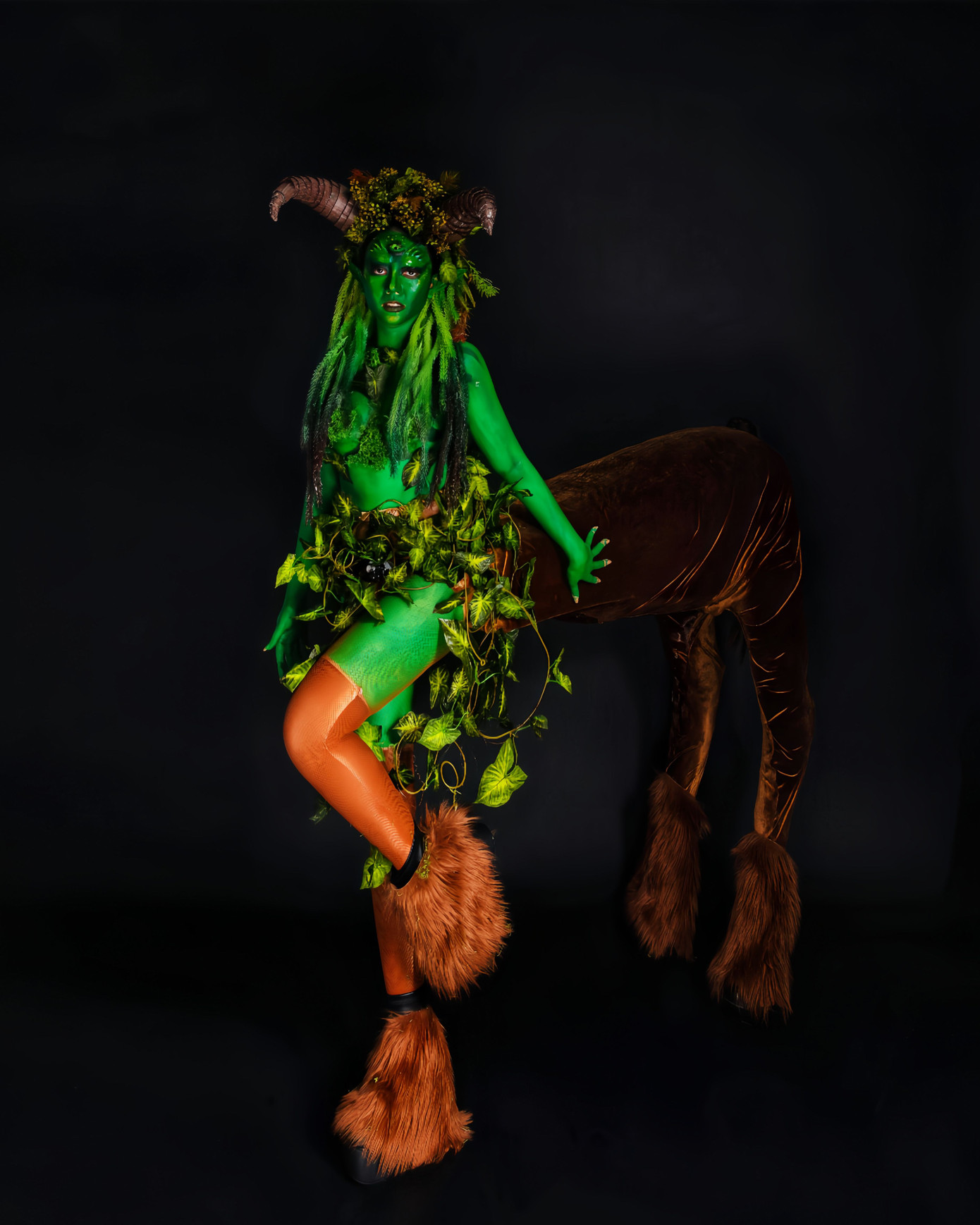 Hình tượng Nhân Mã - cung hoàng đạo nửa người nửa ngựa được Băng Di lên ý tưởng vào sát ngày Halloween và được stylist Hoàng Ku "phù phép". Hình tượng Nhân Mã - cung hoàng đạo nửa người nửa ngựa được Băng Di lên ý tưởng vào sát ngày Halloween và được stylist Hoàng Ku "phù phép".