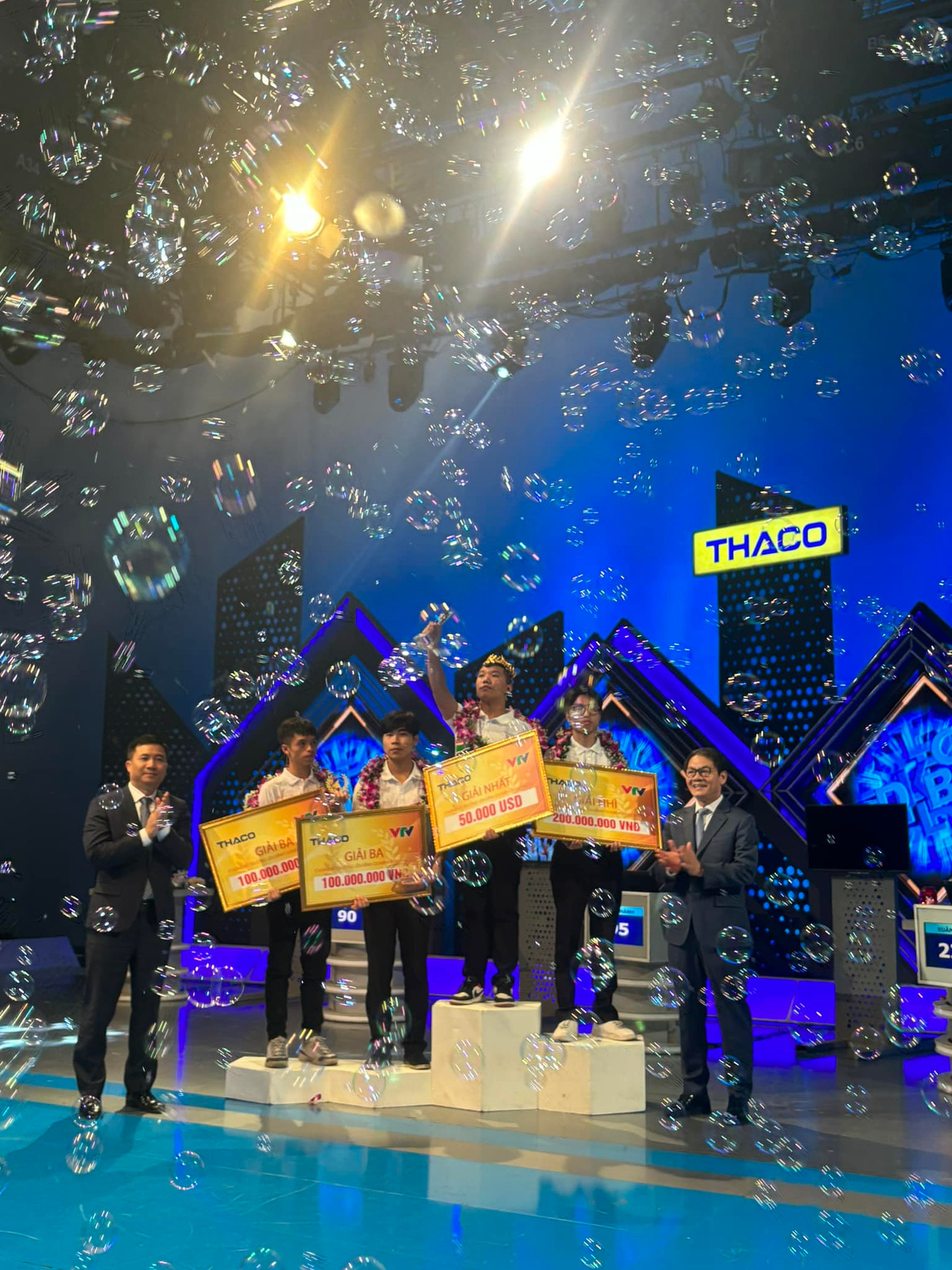 Quán quân Đường Lên Đỉnh Olympia năm thứ 23 đã gọi tên Lê Xuân Mạnh. Ảnh: Fanpage Đường Lên Đỉnh Olympia Quán quân Đường Lên Đỉnh Olympia năm thứ 23 đã gọi tên Lê Xuân Mạnh. Ảnh: Fanpage Đường Lên Đỉnh Olympia