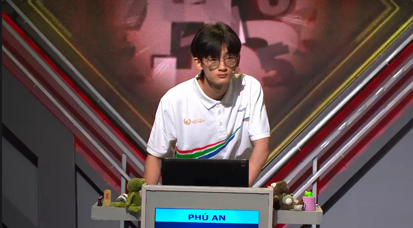 Mỗi lần camera lướt qua vẻ bề ngoài của Phú An là dân tình lại được phen sốt sắng. Mỗi lần camera lướt qua vẻ bề ngoài của Phú An là dân tình lại được phen sốt sắng.