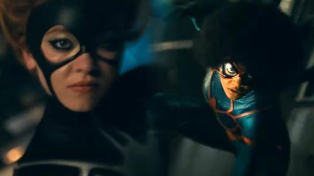 Tạo hình của Julia và Mattie thoáng qua trong trailer phim. Tạo hình của Julia và Mattie thoáng qua trong trailer phim.