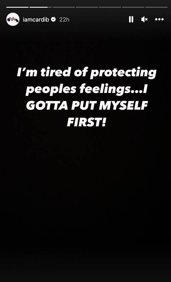 Cardi B thể hiện tâm trạng tiêu cực trên mạng xã hội. Cardi B thể hiện tâm trạng tiêu cực trên mạng xã hội.