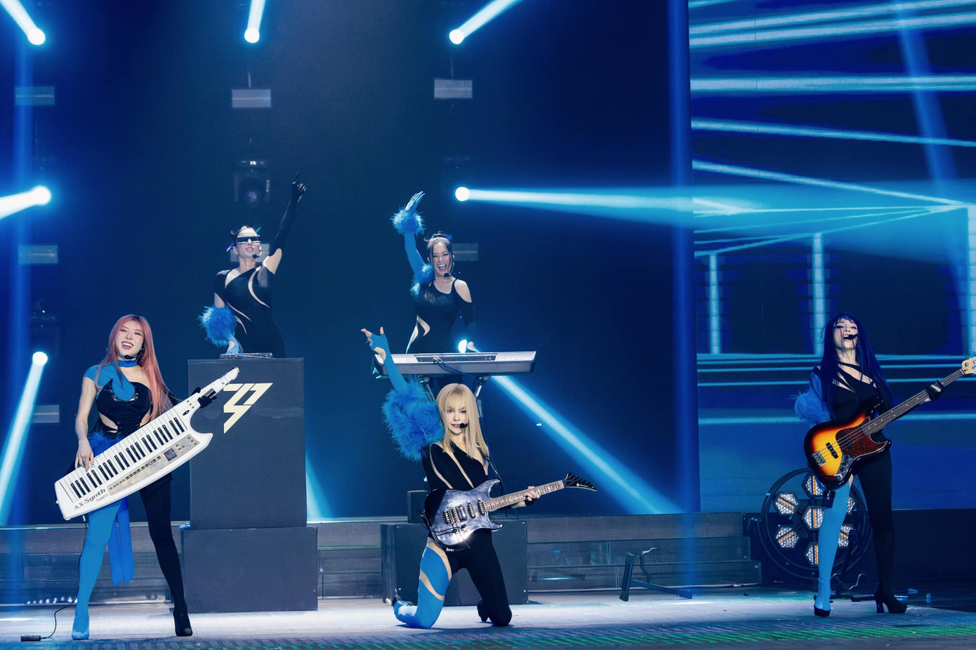 Tiết mục ấn tượng đã đưa Trang Pháp và các chị em tiến thẳng vào Công diễn 4.