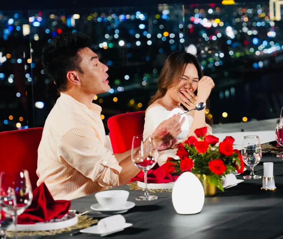 Lê Dương Bảo Lâm tích cực "tranh phần" tương tác với đàn chị Mỹ Tâm. Lê Dương Bảo Lâm tích cực "tranh phần" tương tác với đàn chị Mỹ Tâm.