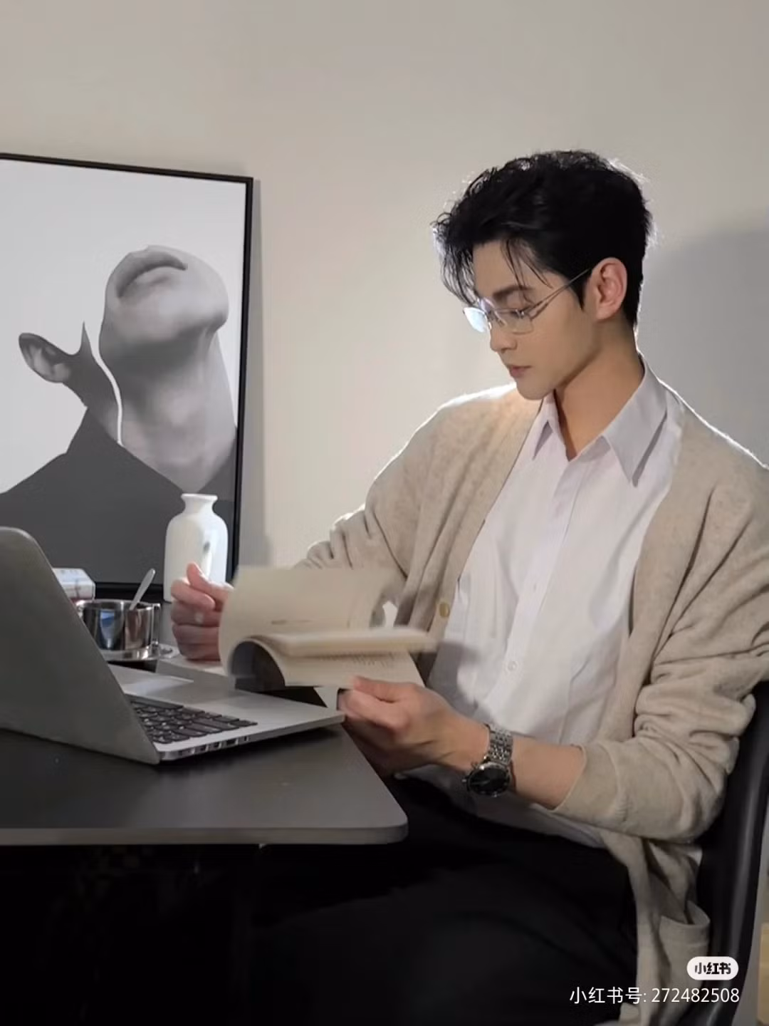 Góc nghiêng được nhiều người nhận xét giống diễn viên Nhậm Gia Luân. Nguồn: @nanxiao22668