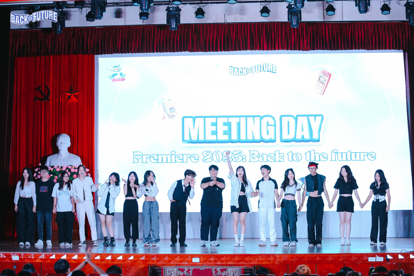 Những tiết mục âm nhạc được các bạn tân sinh viên K43 chuẩn bị kỹ lưỡng. (Ảnh:BTC)