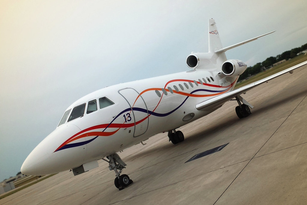 Taylor Swift thêm con số 13 may mắn vào vỏ ngoài của máy bay riêng. Taylor Swift thêm con số 13 may mắn vào vỏ ngoài của máy bay riêng.