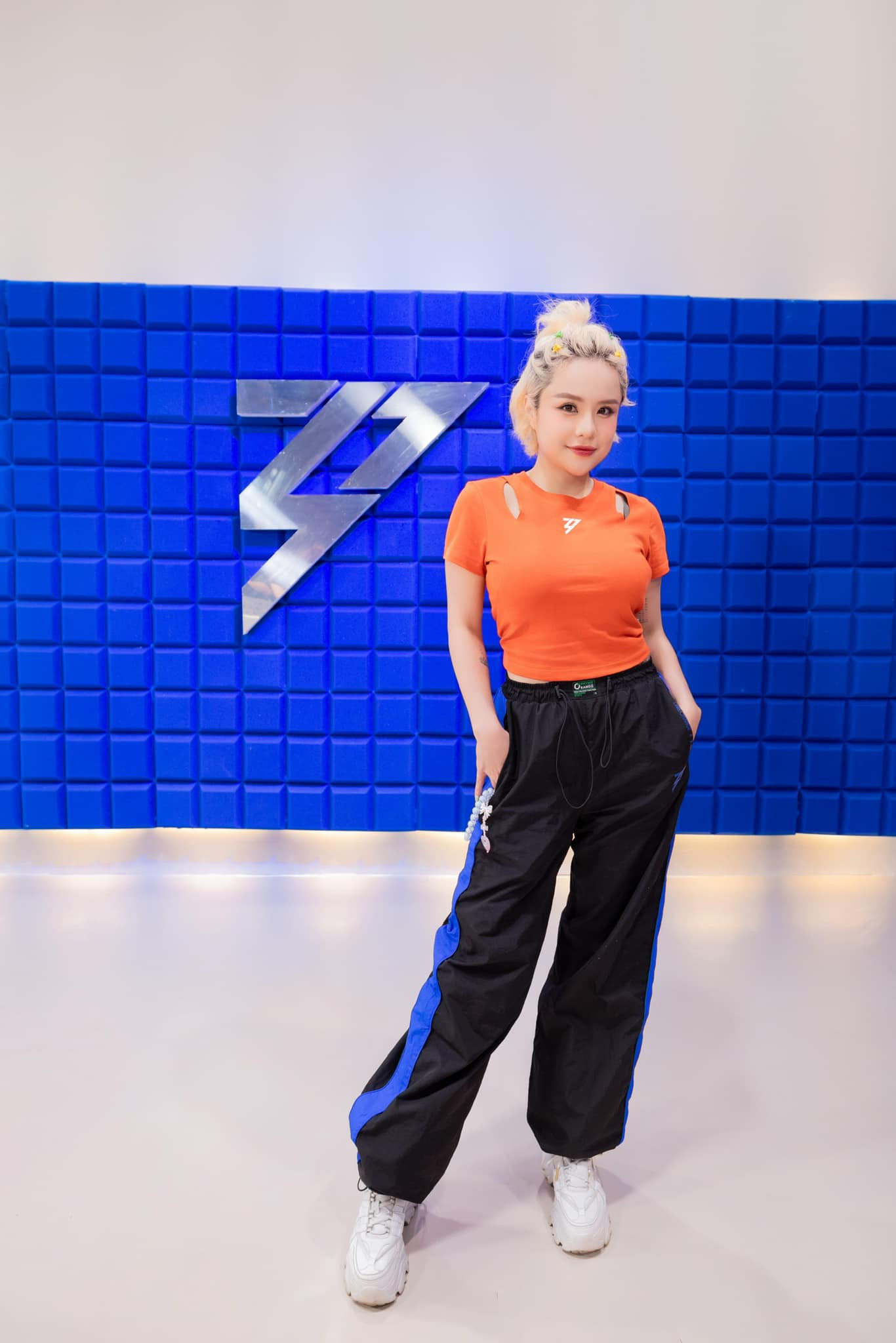 Người hâm mộ tỏ ra bất bình thay cho Thái Trinh bởi cô và Quang Đăng từng kết thúc không mấy êm đẹp nhưng nay lại bị nhắc lại chuyện cũ.