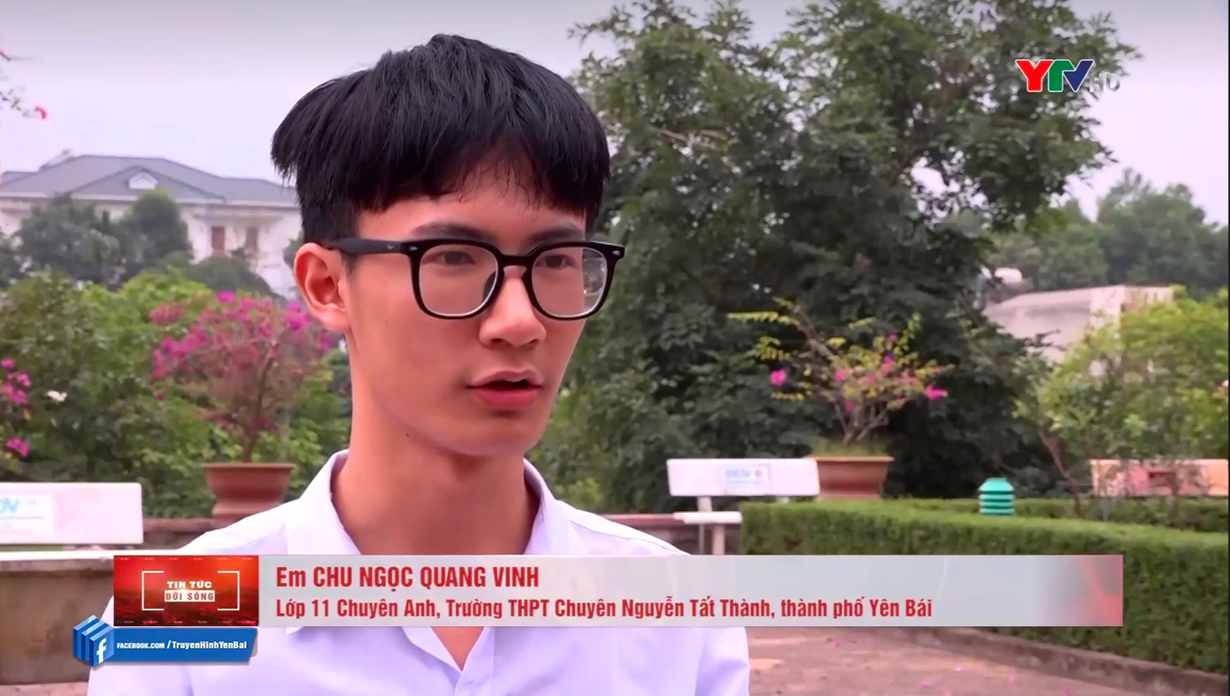 Nam sinh được vinh danh xuất hiện trên truyền hình. Nguồn: Truyền hình Yên Bái Nam sinh được vinh danh xuất hiện trên truyền hình. Nguồn: Truyền hình Yên Bái