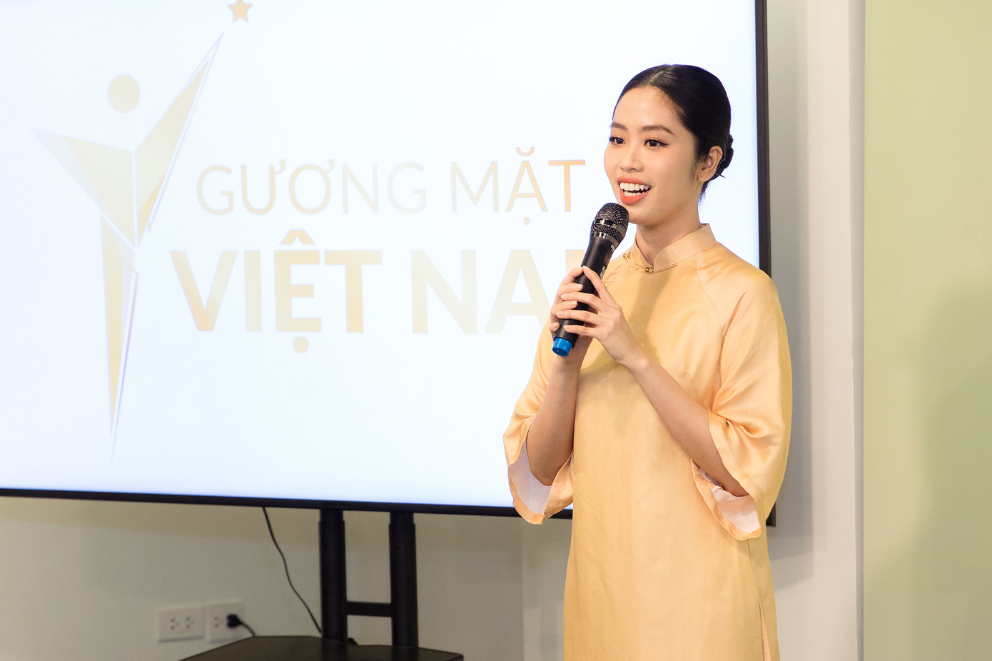 Đây là dự án được BTV Lan Nhi và ê-kíp ấp ủ hơn 1 năm qua.