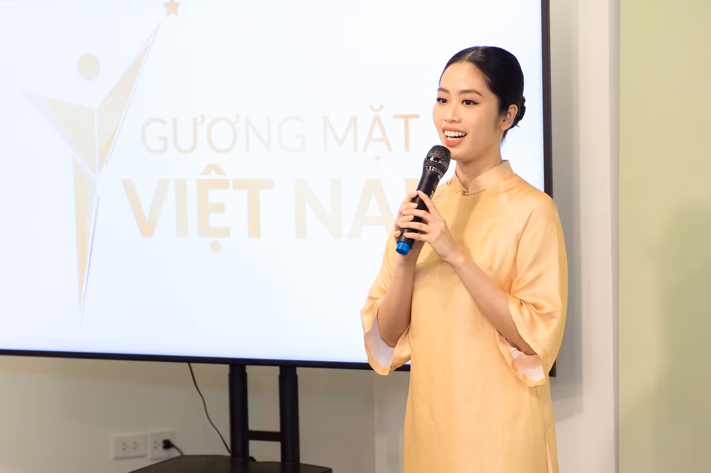 Đây là dự án được BTV Lan Nhi và ê-kíp ấp ủ hơn 1 năm qua.