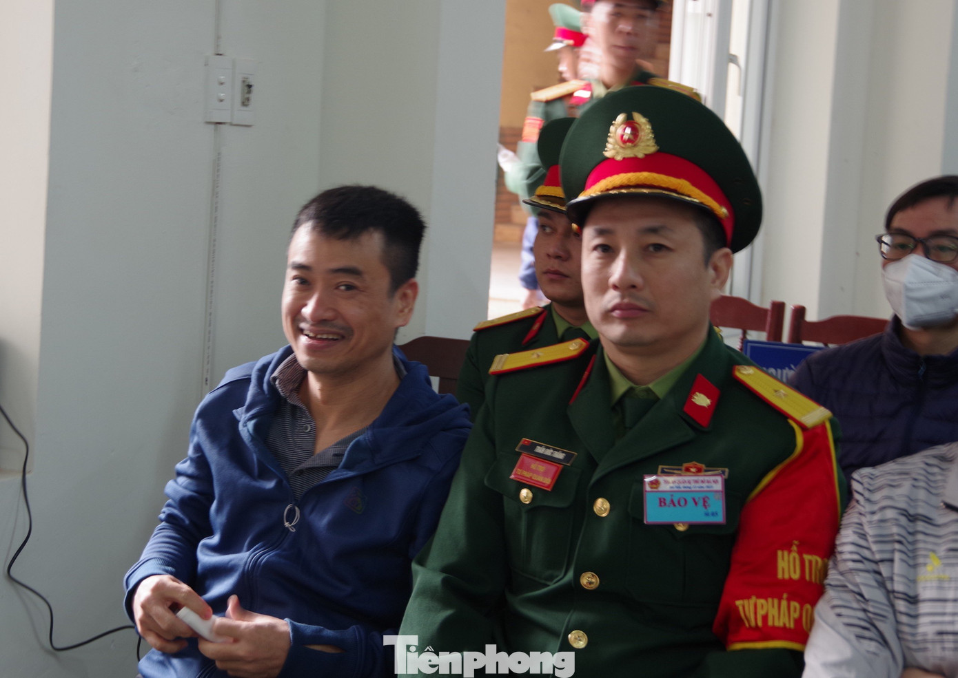 Từ hôm qua đến hôm nay, bị cáo Phan Quốc Việt tỏ ra rất thoải mái tại tòa Từ hôm qua đến hôm nay, bị cáo Phan Quốc Việt tỏ ra rất thoải mái tại tòa