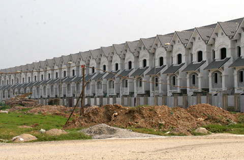 Biệt thự ma trên vùng đất chết ở Thủ đô. (Ảnh D.A). Biệt thự ma trên vùng đất chết ở Thủ đô. (Ảnh D.A)