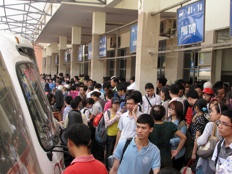 Để đáp ứng nhu cầu đi lại dịp nghỉ lễ, ngoài 1.200 đầu xe thường ngày, bến xe Mỹ Đình đã phải bổ sung thêm 10 đầu xe 