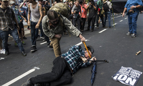 Bức tượng đại tướng châm ngòi cho cuối tuần bão tố ở thành phố Mỹ ảnh 1