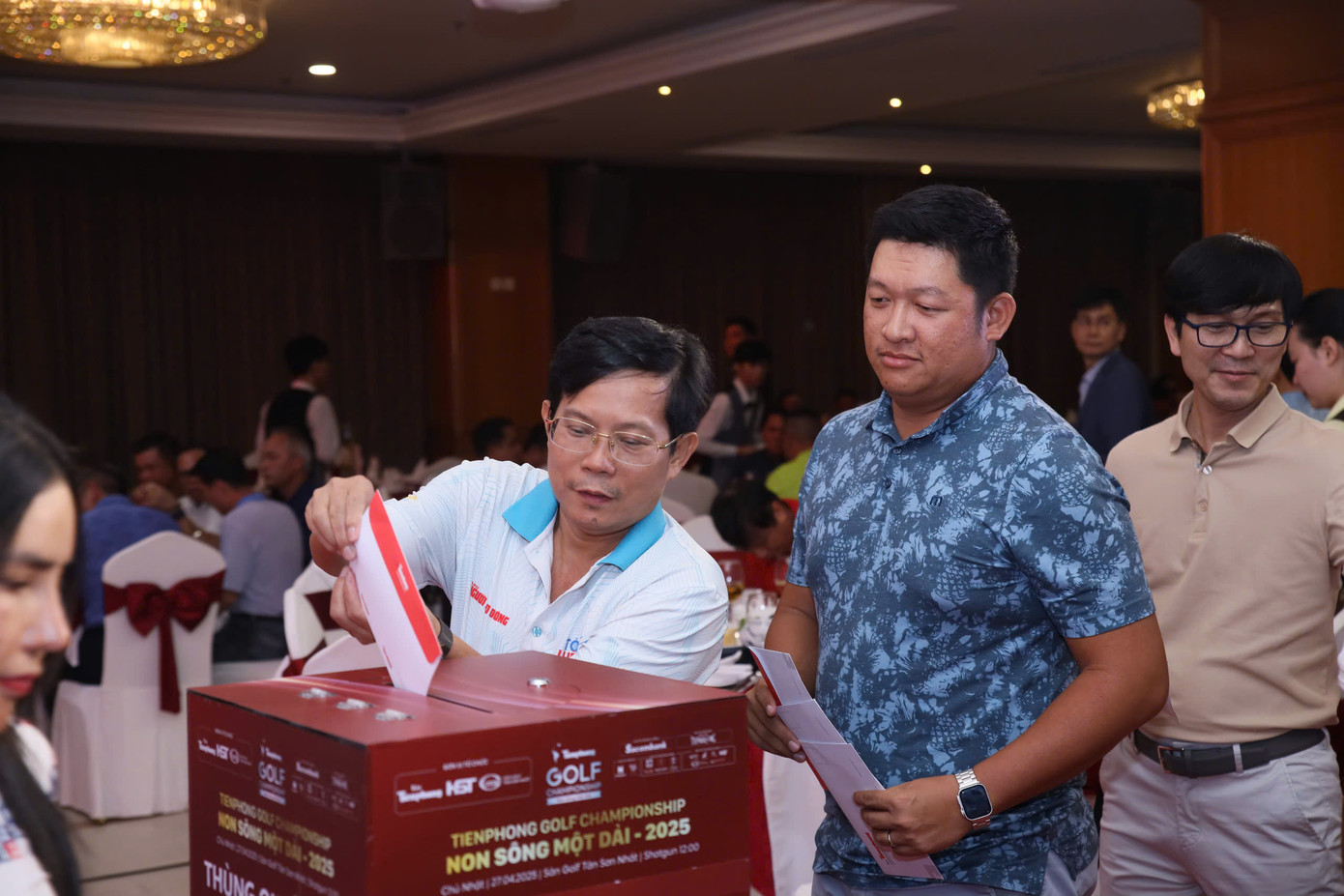 Golfer Tăng Thành Trung vô địch Tiền Phong Golf Championship - Non sông một dải ảnh 24