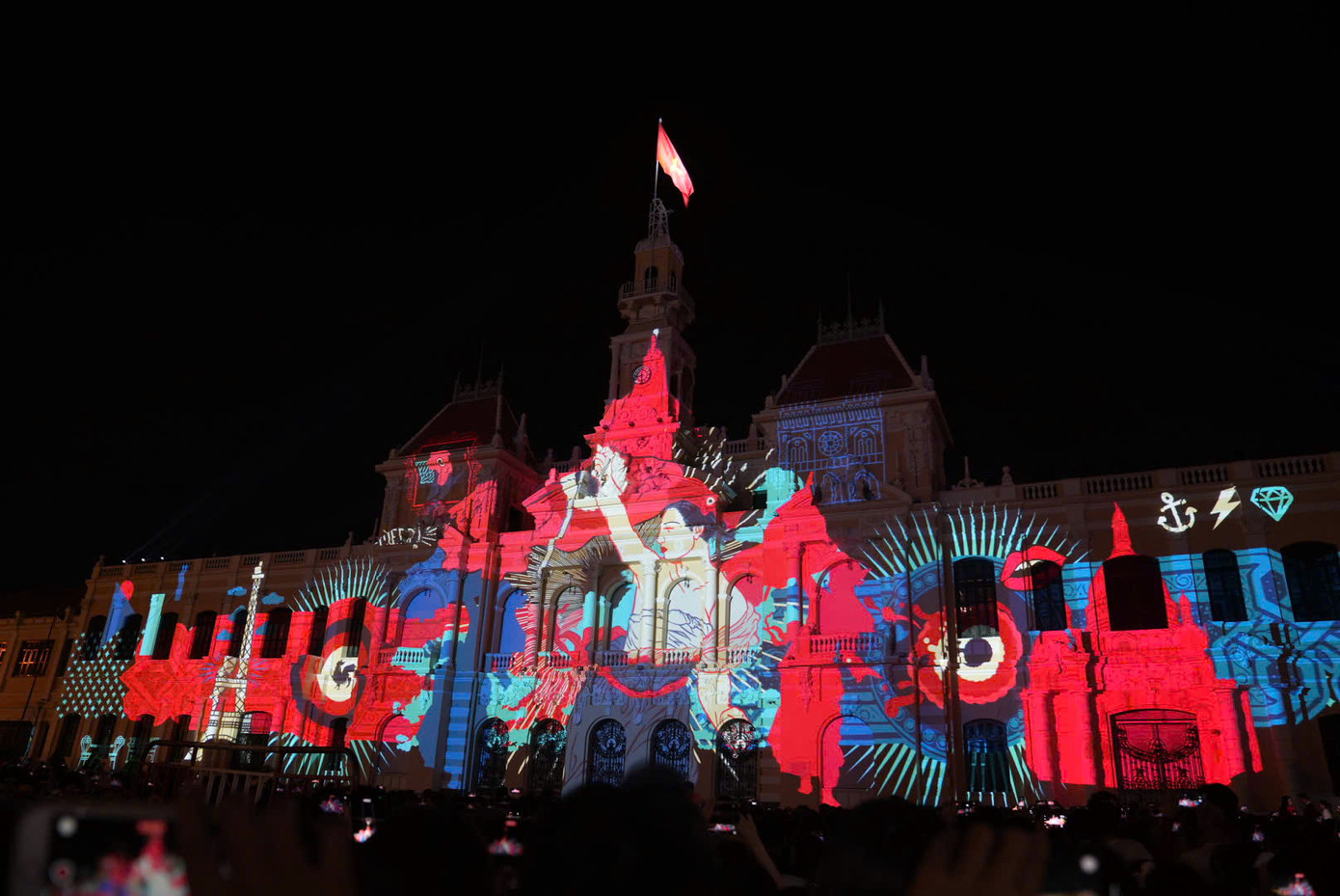 Màn 3D mapping có sự góp mặt của các nước Pháp, Bỉ, Singapore