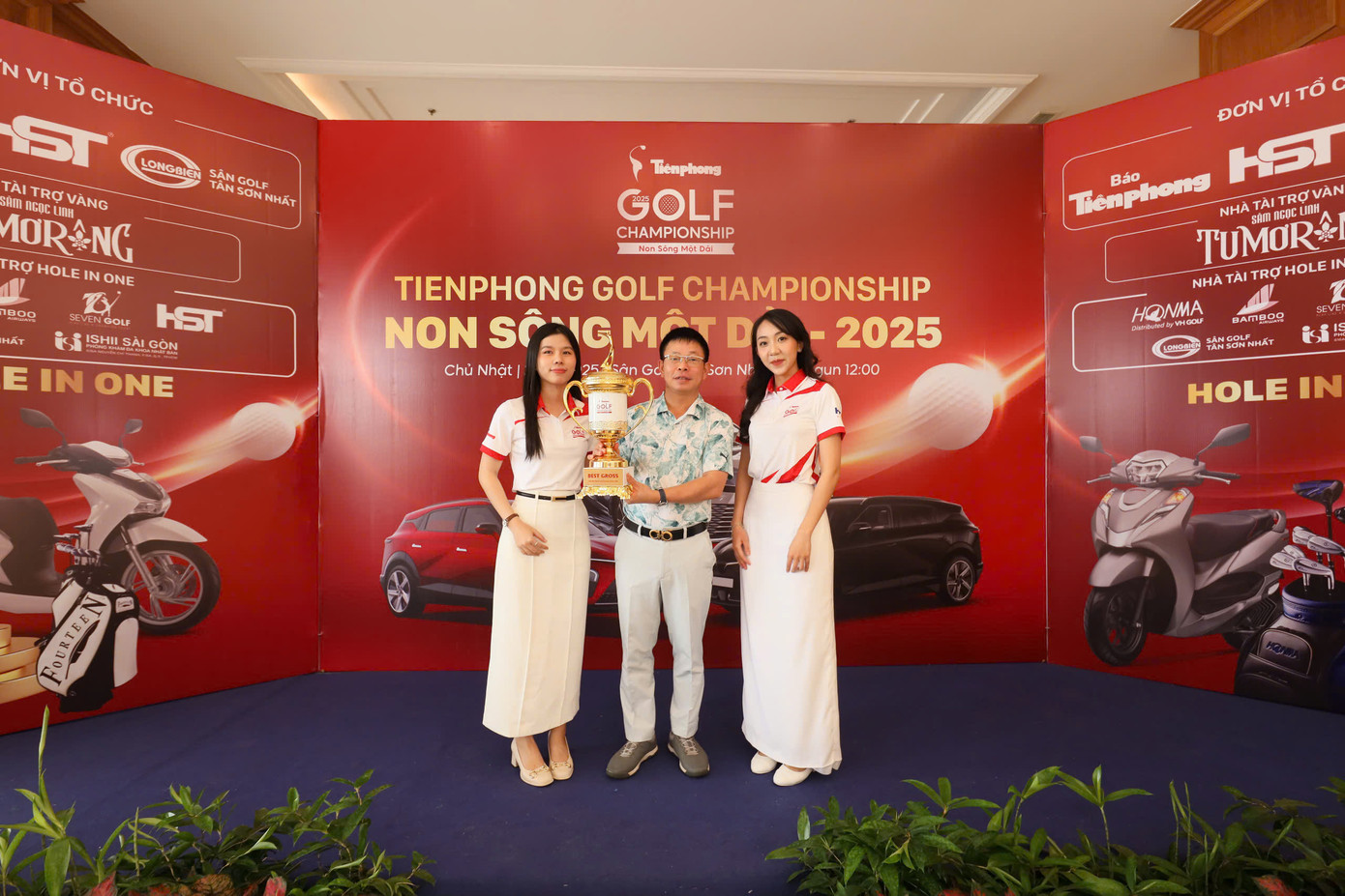 Một ngày giàu cảm xúc của 234 golfer trên sân golf Tân Sơn Nhất ảnh 8 Một ngày giàu cảm xúc của 234 golfer trên sân golf Tân Sơn Nhất ảnh 8