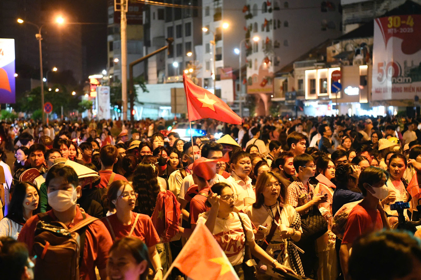 Đại lễ 30/4: Tự hào hai tiếng Việt Nam ảnh 6 Đại lễ 30/4: Tự hào hai tiếng Việt Nam ảnh 6