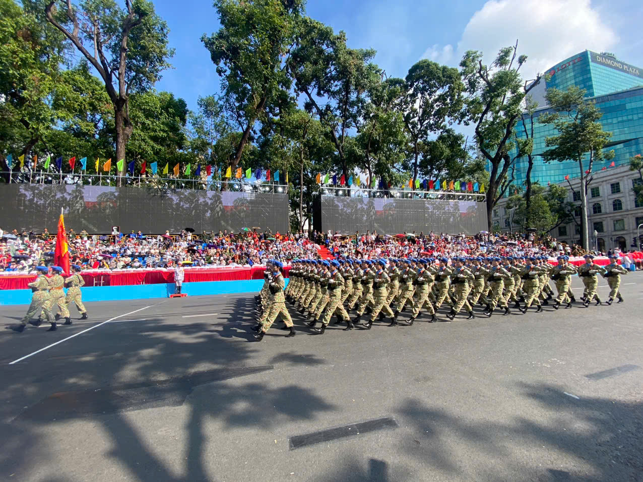 Khối nữ Gìn giữ hoà bình.